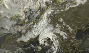 10 luglio 2014, immagine del ciclone sulla penisola italiana